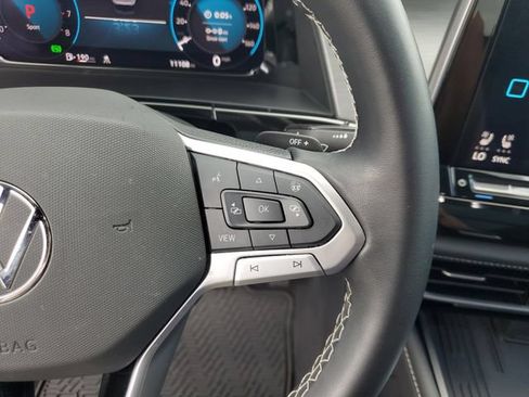 Used 2025 Volkswagen Atlas Cross Sport SE w/ Panoramic Sunroof Package FWD image 29