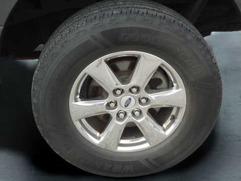 Used 2019 Ford F150 XLT w/ Equipment Group 301A Mid AWD/4WD image 9