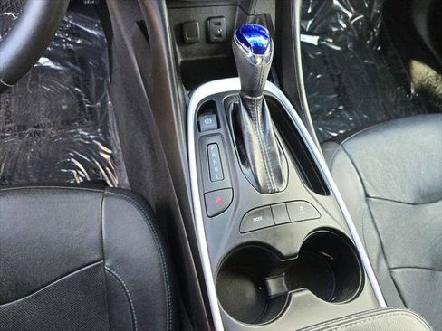 Used 2018 Chevrolet Volt LT w/ Comfort Package FWD image 32