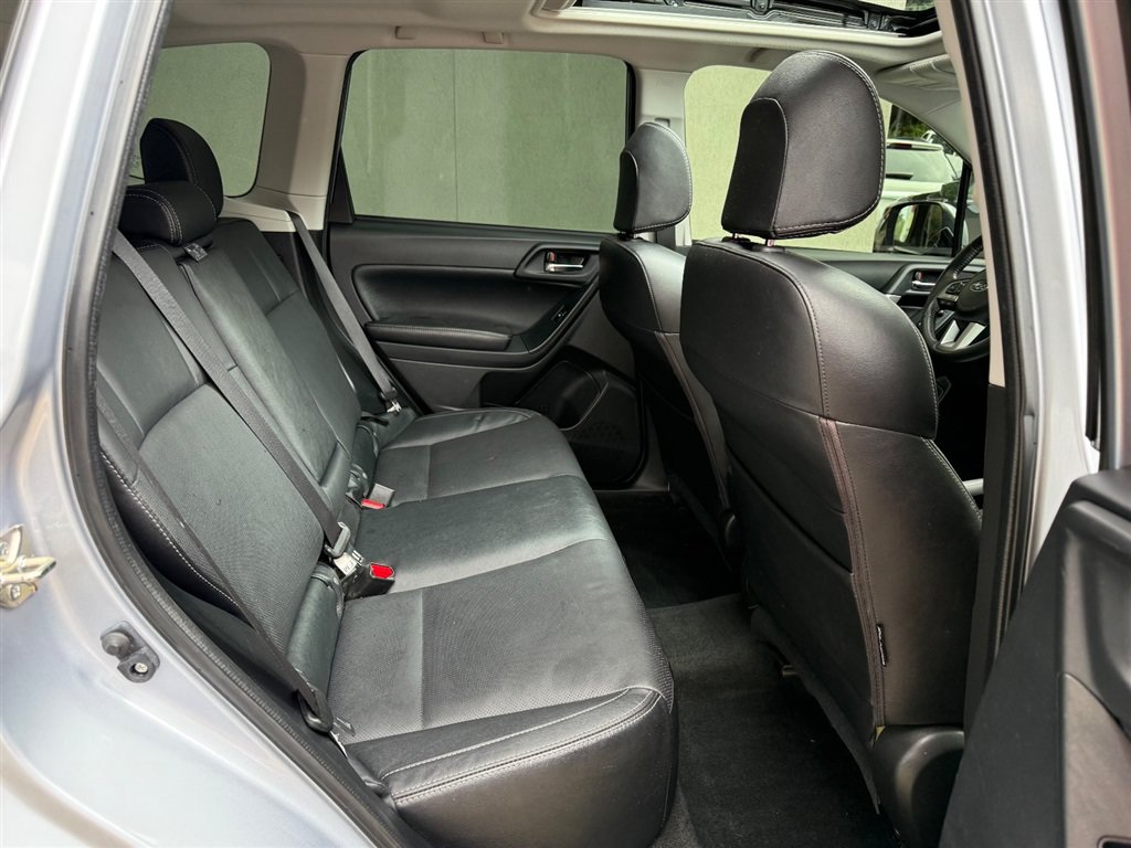 Used 2018 Subaru Forester 2.5i Limited AWD/4WD image 5