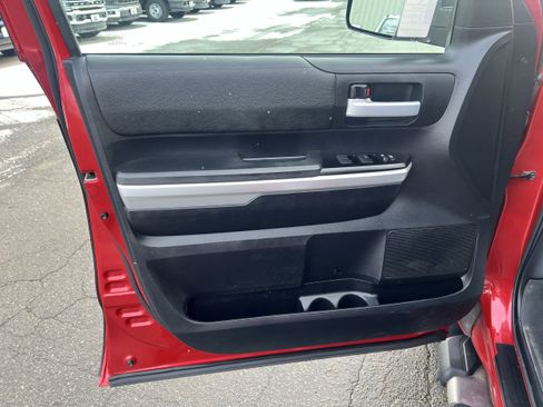 Used 2016 Toyota Tundra SR5 image 9