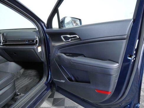 Used 2025 Kia Sportage EX AWD/4WD image 8