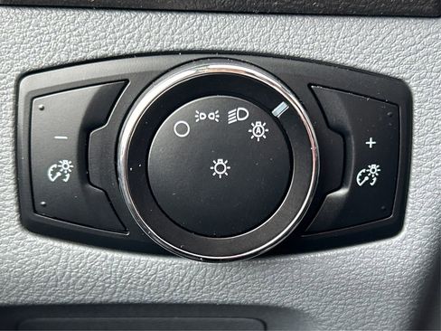 Used 2016 Ford Transit 350 XLT image 23