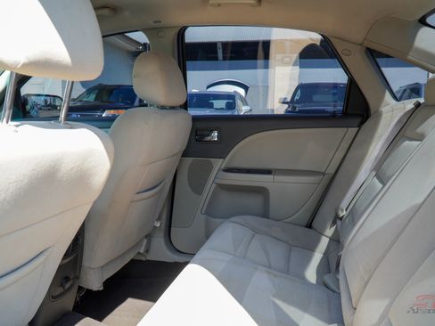 Used 2008 Ford Taurus SEL image 19