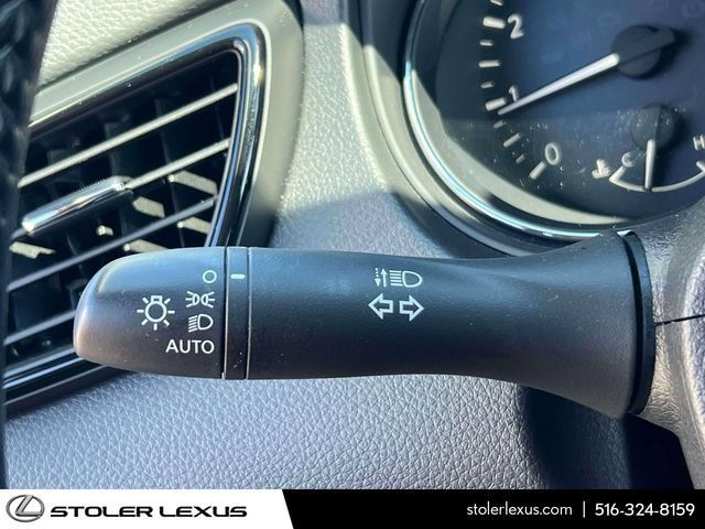 Used 2020 Nissan Rogue SV AWD/4WD image 27