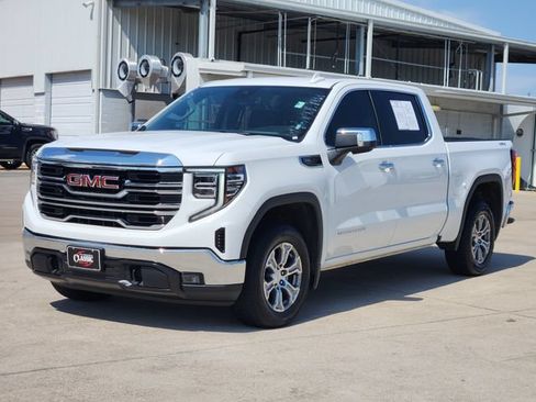 Used 2025 GMC Sierra 1500 SLT AWD/4WD image 3