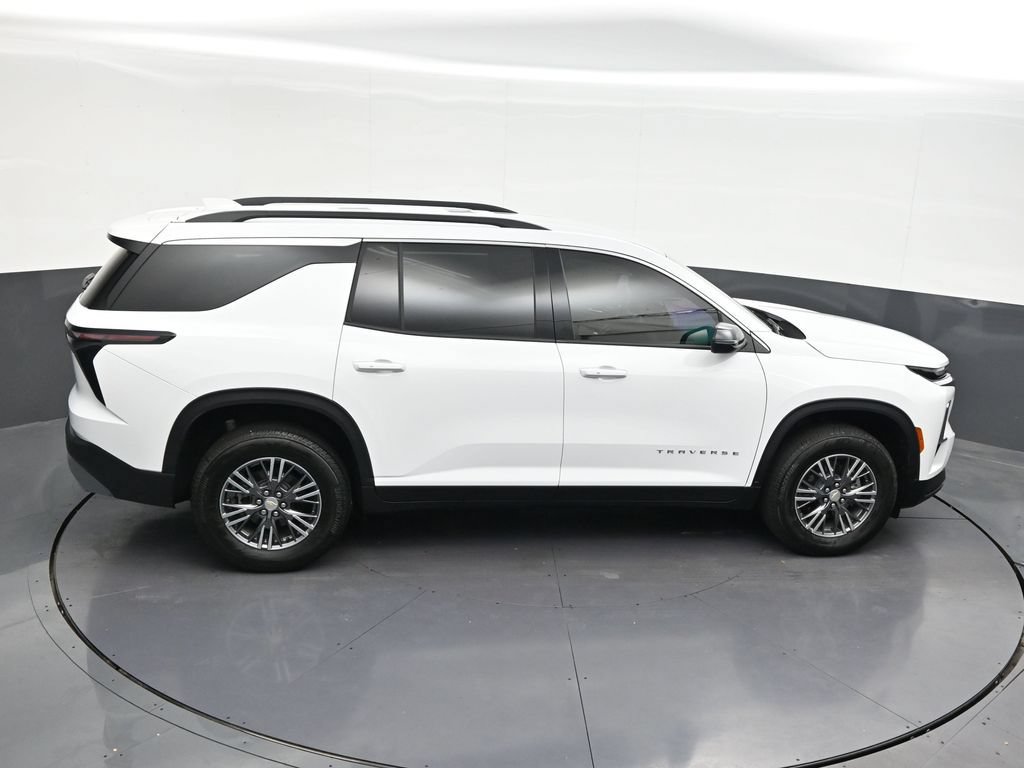 Used 2026 Chevrolet Traverse LT FWD image 22