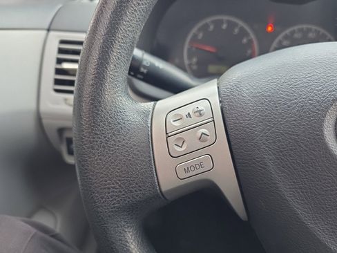 Used 2013 Toyota Corolla LE image 20