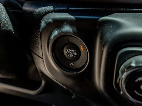 Used 2021 Jeep Gladiator Mojave AWD/4WD image 22