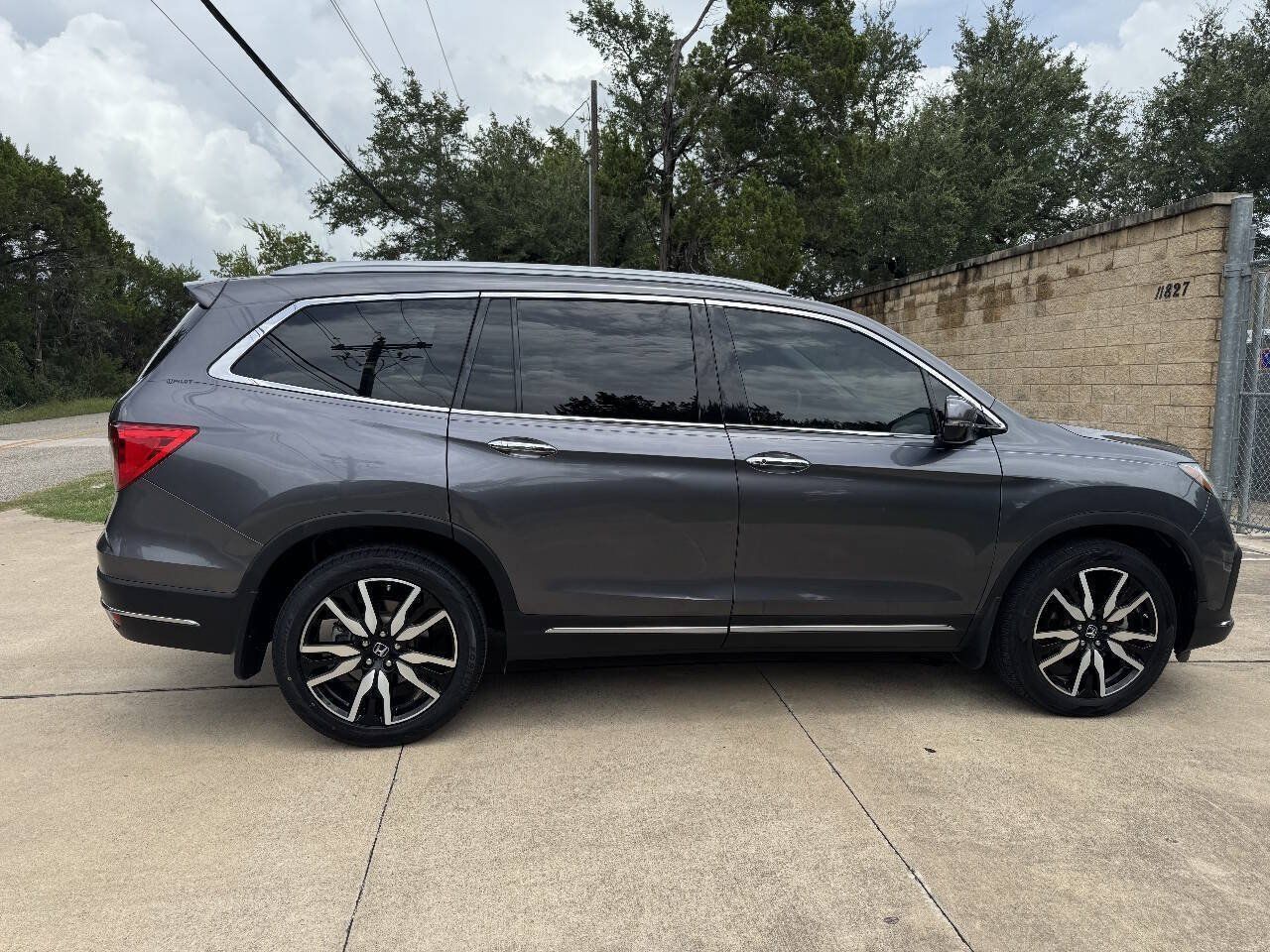 Used 2019 Honda Pilot Touring image 14