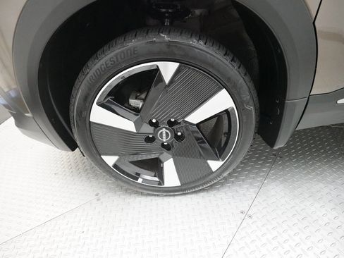 Certified 2025 Nissan Kicks SR image 26