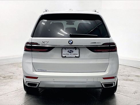 Used 2025 BMW X7 xDrive40i image 4