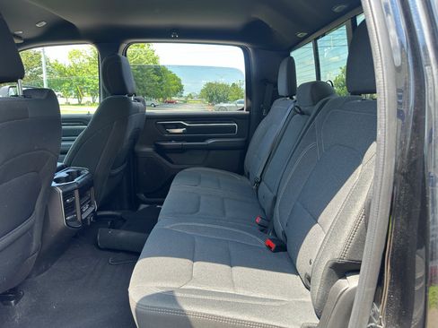 Used 2019 RAM 1500 Big Horn AWD/4WD image 16