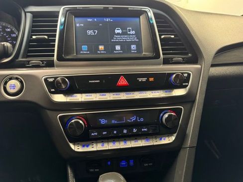 Used 2018 Hyundai Sonata Limited image 18