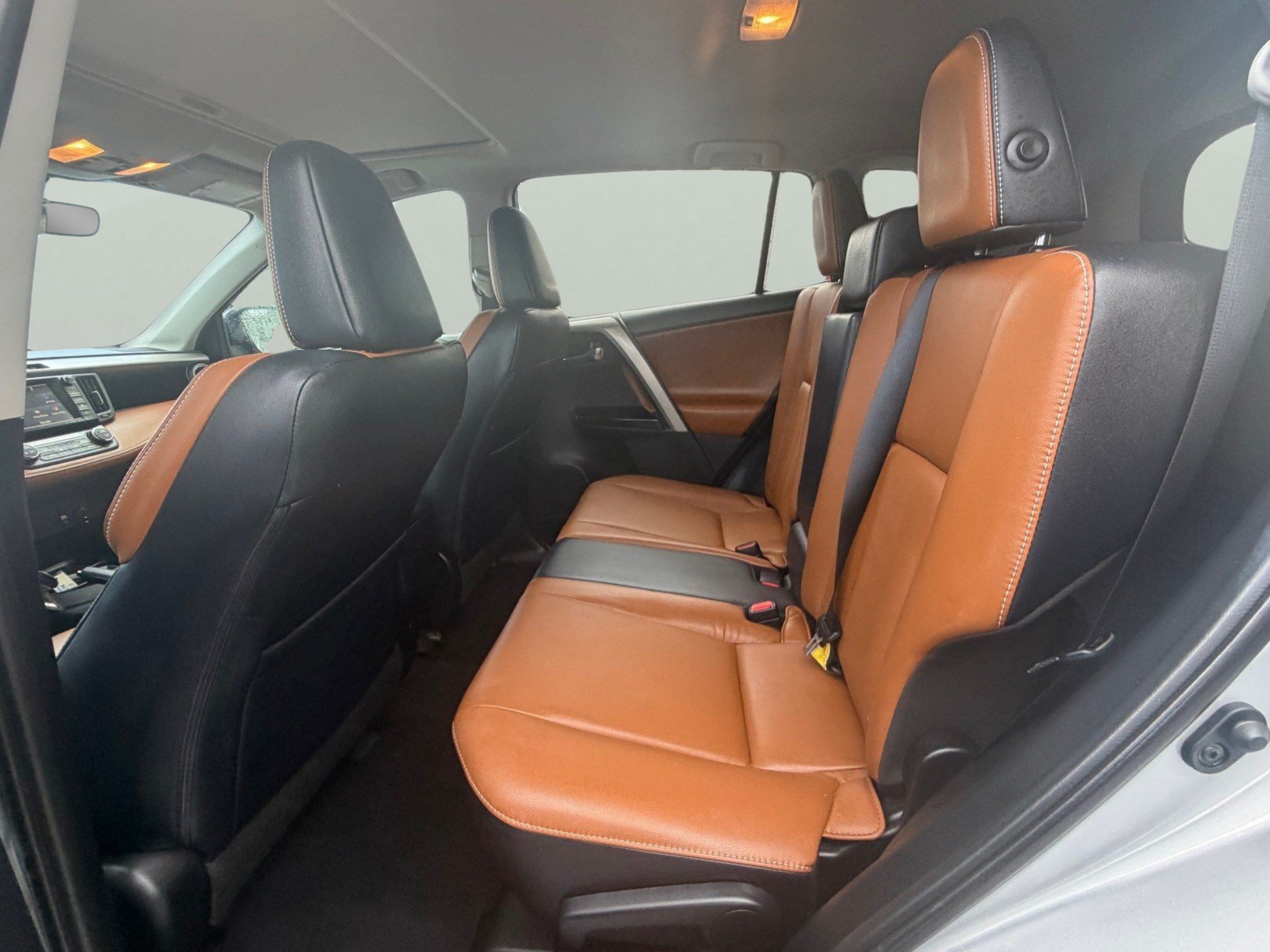 Used 2016 Toyota RAV4 Limited FWD image 26