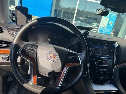 Used 2015 Cadillac Escalade ESV Luxury image 8