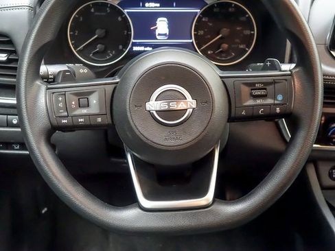 Used 2024 Nissan Rogue SV image 14