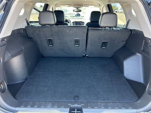 Certified 2024 GMC Terrain SLT AWD/4WD image 10