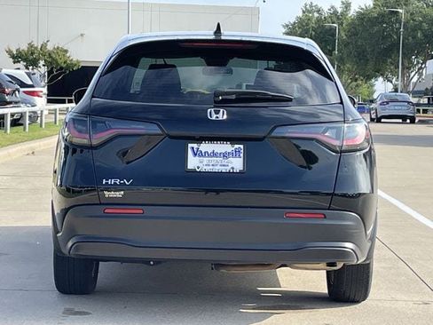 Used 2025 Honda HR-V LX image 5