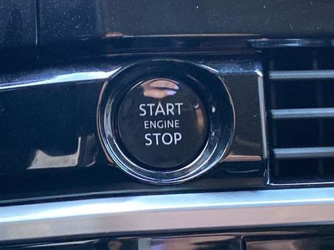 Used 2025 Nissan Pathfinder SL w/ SL Premium Package image 11