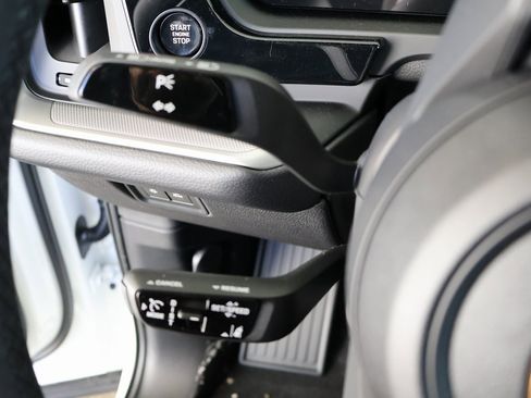 New 2025 Porsche Cayenne image 31