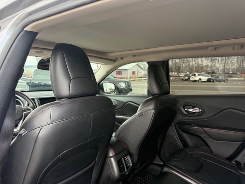 Used 2014 Jeep Cherokee Trailhawk image 30