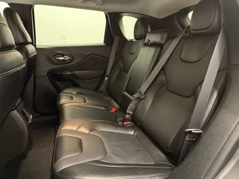 Used 2023 Jeep Cherokee Altitude Lux image 18