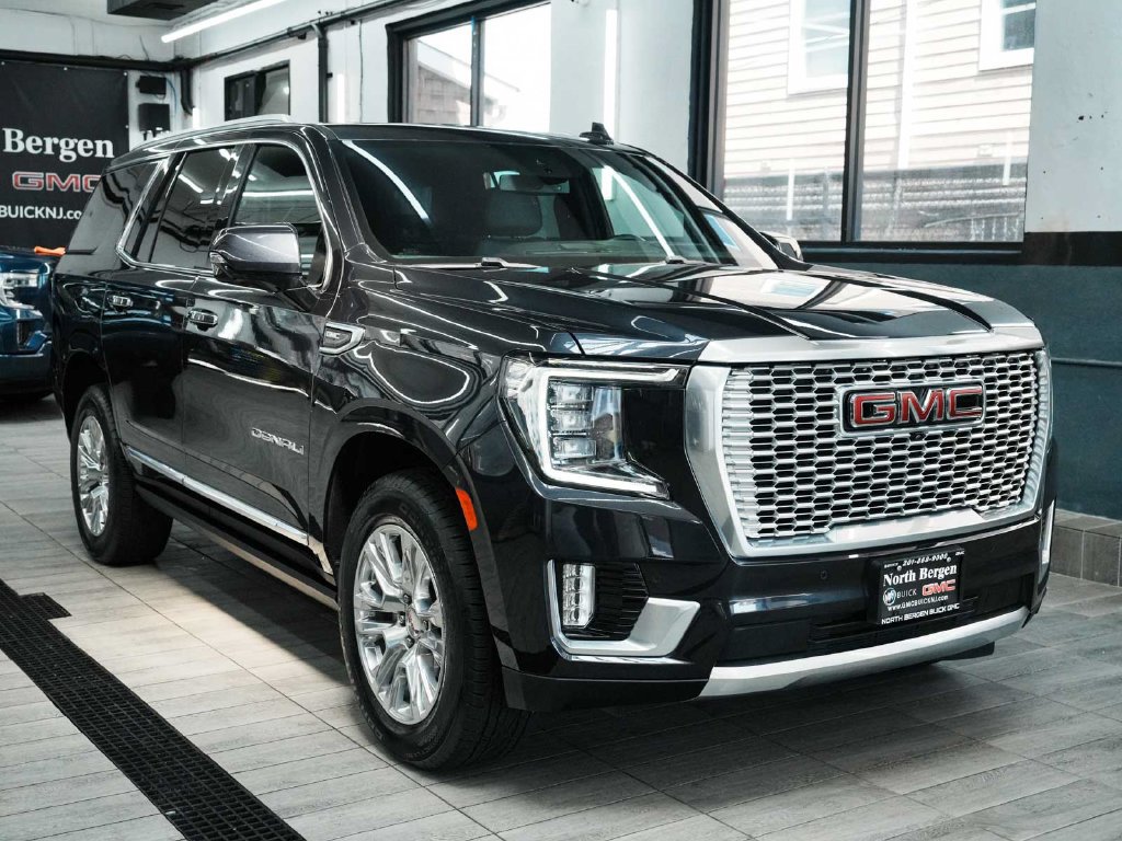 Used 2023 GMC Yukon Denali AWD/4WD image 3