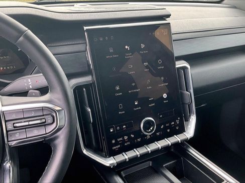 Used 2024 GMC Acadia Elevation image 6