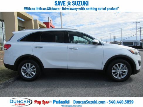 Used 2017 Kia Sorento LX image 8