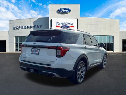 Used 2025 Ford Explorer Platinum w/ Ultimate Package image 6