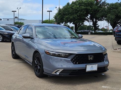 Certified 2023 Honda Accord Touring image 3