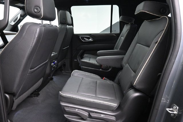Used 2022 Chevrolet Suburban Premier AWD/4WD image 22