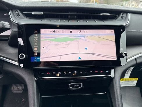 New 2026 Jeep Grand Cherokee Altitude image 13