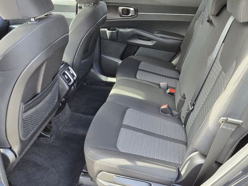 Used 2023 Kia Sorento LX image 11