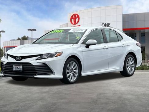 Certified 2022 Toyota Camry LE FWD image 10