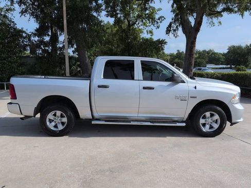 Used 2019 RAM 1500 Express AWD/4WD image 3