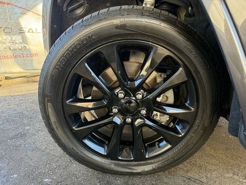 Used 2021 Jeep Grand Cherokee Laredo X image 41