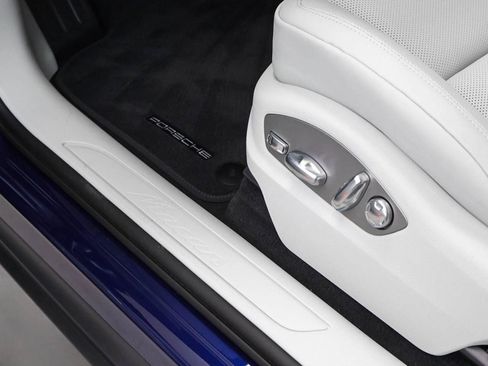 New 2025 Porsche Macan image 22