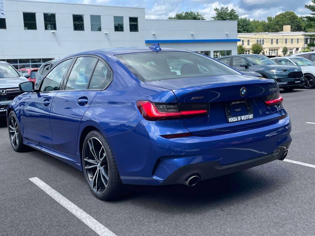 Used 2019 BMW 330i xDrive Sedan w/ M Sport Package AWD/4WD image 7