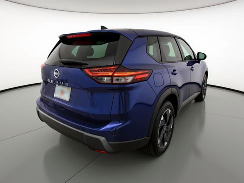 Used 2025 Nissan Rogue SV image 9