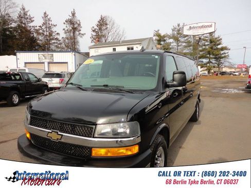 Used 2018 Chevrolet Express 3500 LT w/ LT Preferred Equipment Group RWD image 1