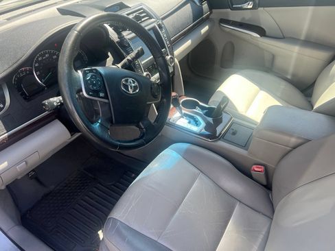 Used 2012 Toyota Camry XLE FWD image 5