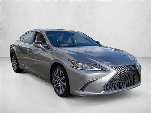 Used 2019 Lexus ES 300h image 3