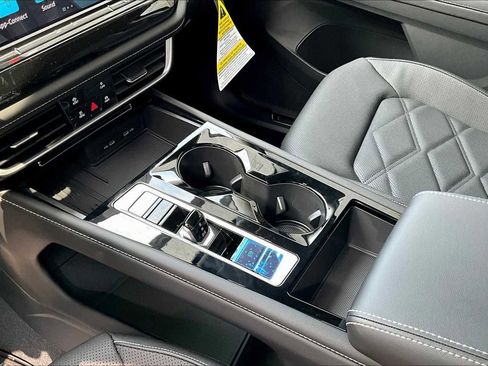 New 2026 Volkswagen Atlas SE FWD image 7