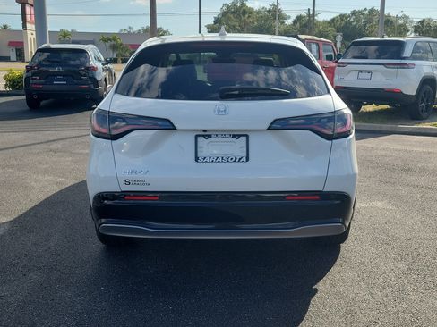 Used 2024 Honda HR-V EX-L image 5