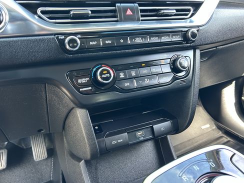 Used 2022 Kia Niro EX w/ Cold Weather Package FWD image 23