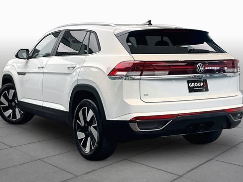 Used 2025 Volkswagen Atlas Cross Sport SE w/ Panoramic Sunroof Package FWD image 12