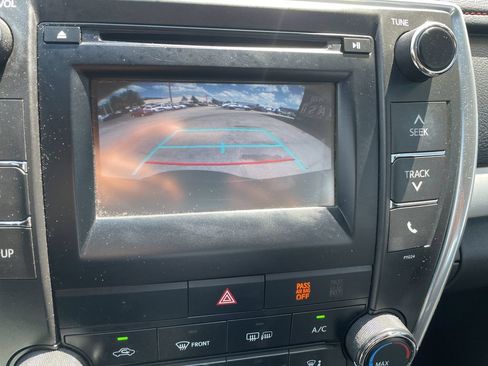 Used 2016 Toyota Camry SE FWD image 20
