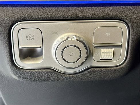 Used 2025 Mercedes-Benz GLE 350 4MATIC w/ AMG Line Exterior image 10